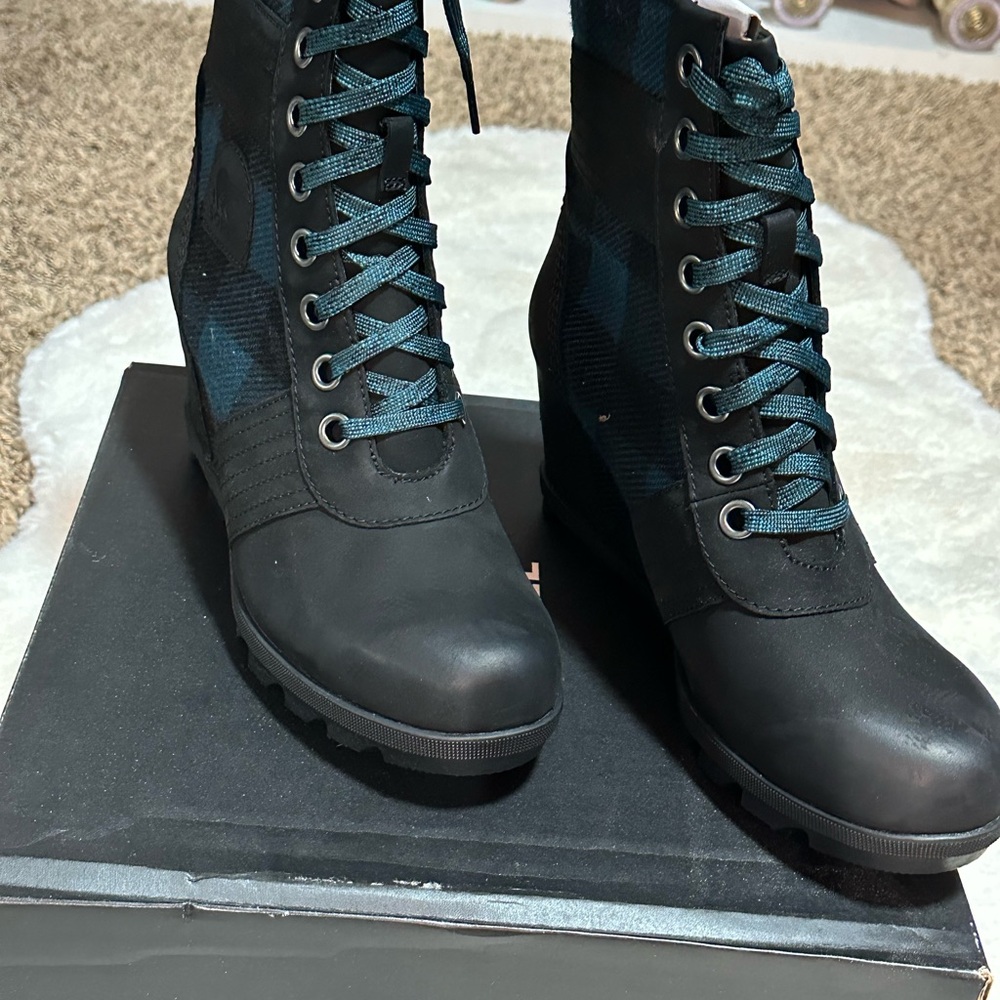Sorel Lexi Wedge Women's Black and Teal Plaid Boots
